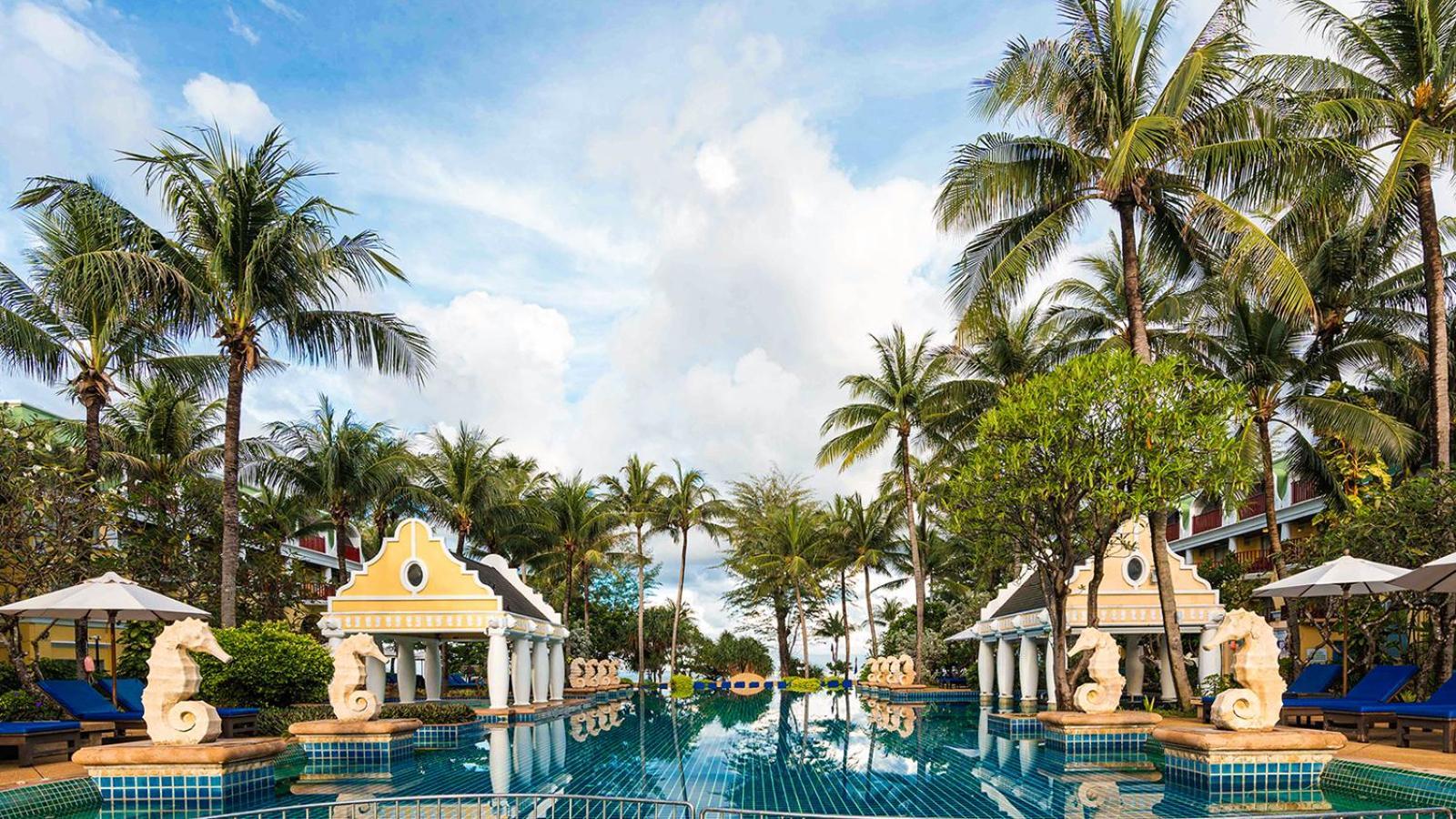 Phuket Graceland And सहारा 5*