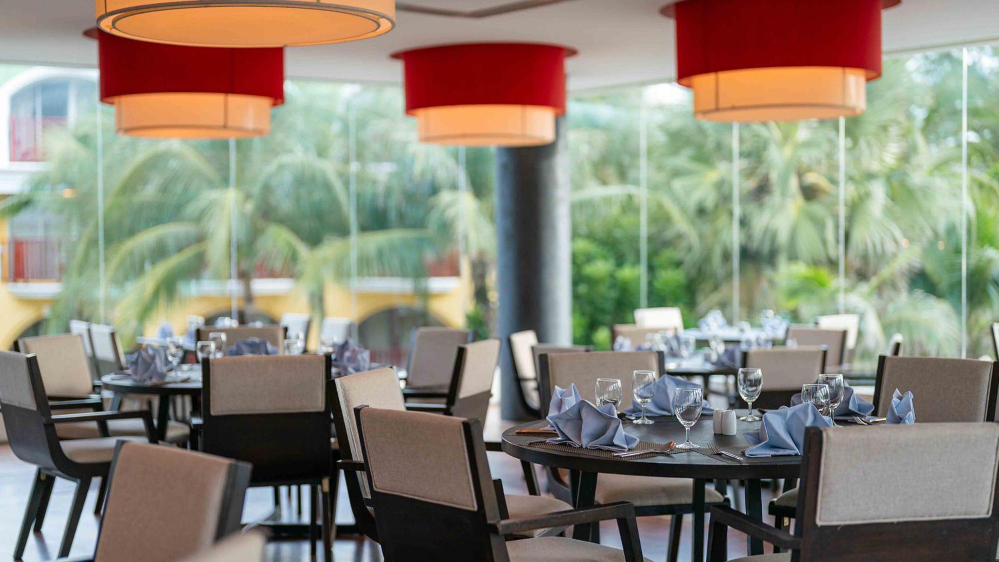 אתר נופש Phuket Graceland And 5*